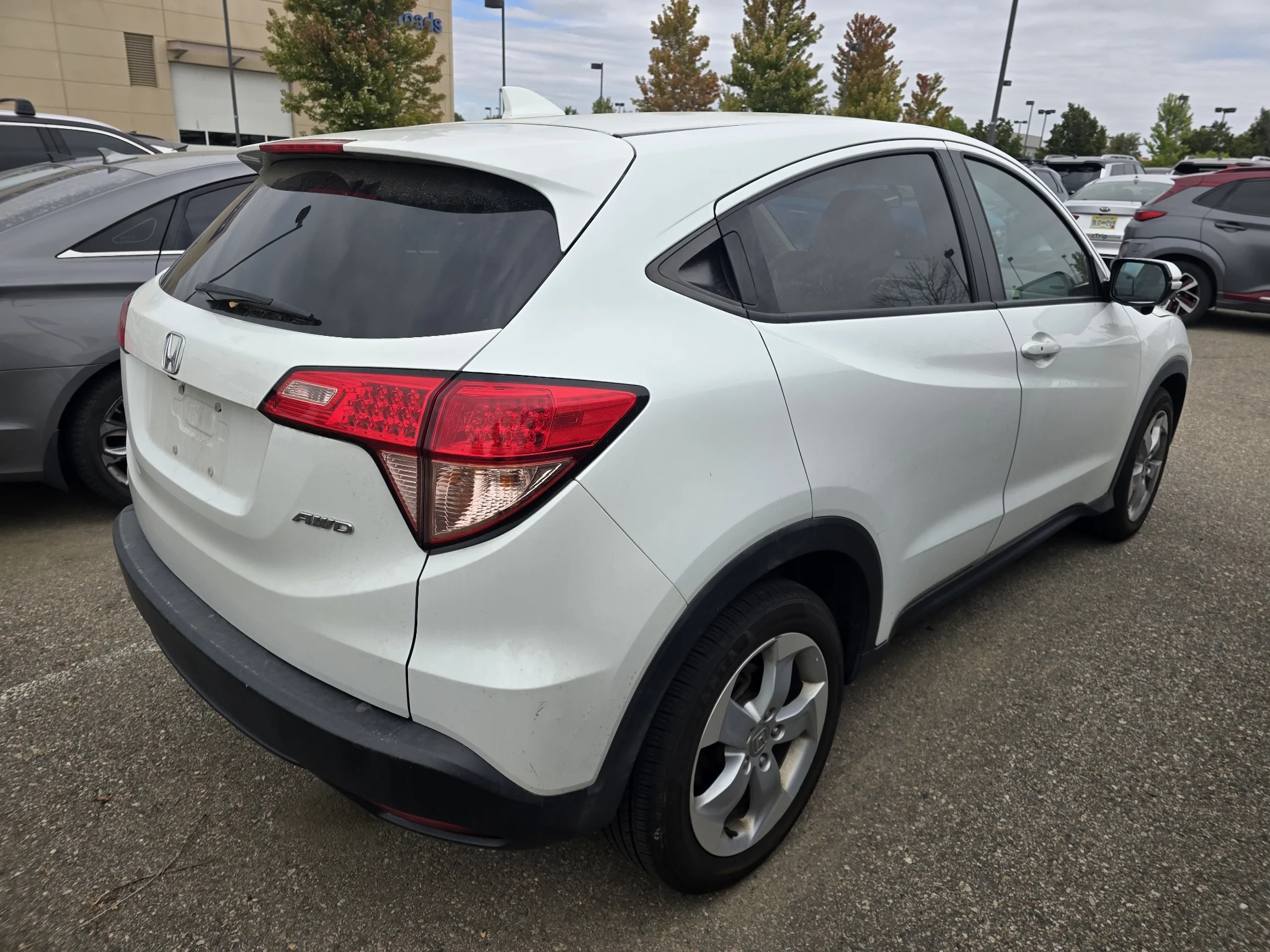 Used 2016 White Orchid Pearl Honda EX image 6