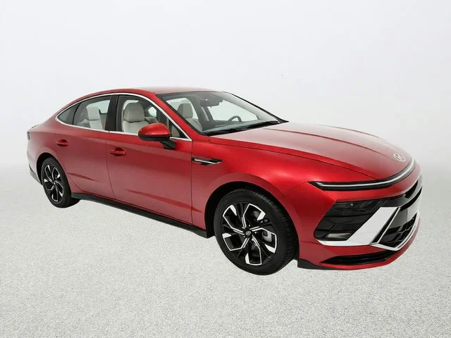 Used 2025 Red Hyundai SEL image 24
