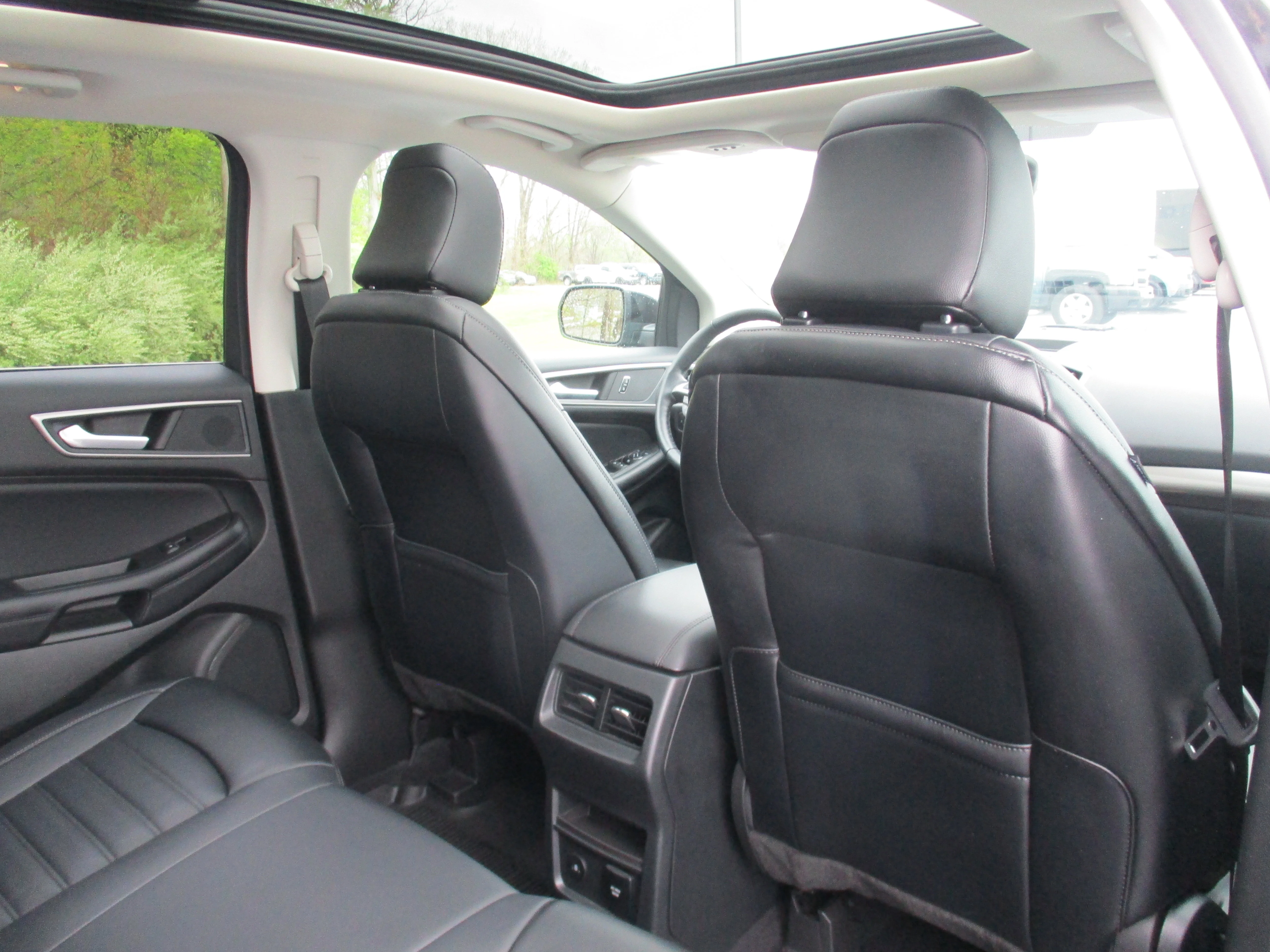 Used 2023 Agate Black Metallic Ford SEL image 38
