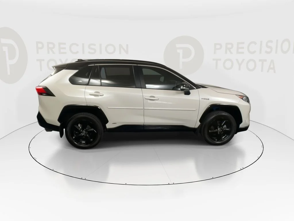 Used 2021 Blizzard Pearl/Midnight Black Metallic Toyota XSE image 22