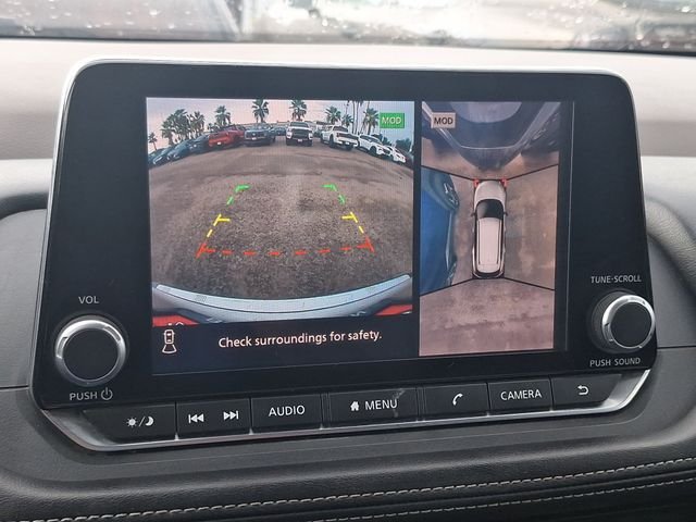 Used 2021 Gold Nissan SL image 20