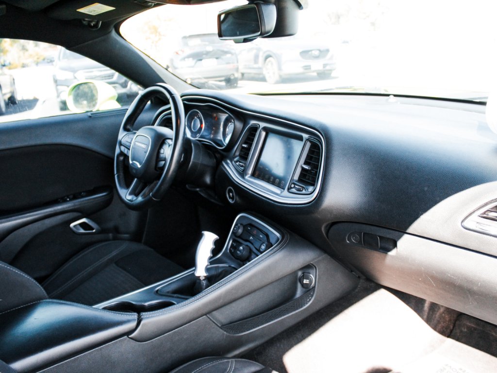 Used 2015 Sublime Pearl Coat Dodge R/T image 24