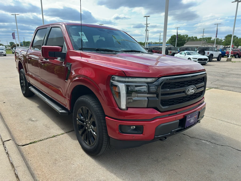 New 2025 Rapid Red Metallic Tinted Clearcoat Ford Lariat® image 7