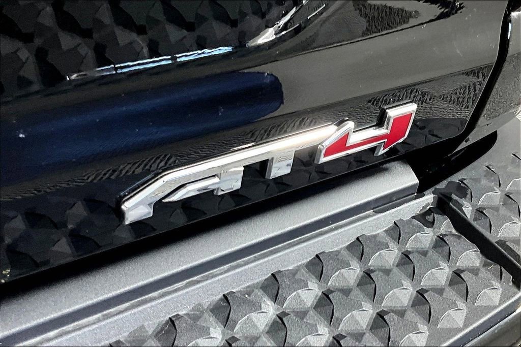 2026 GMC Canyon AT4 - Photo 9