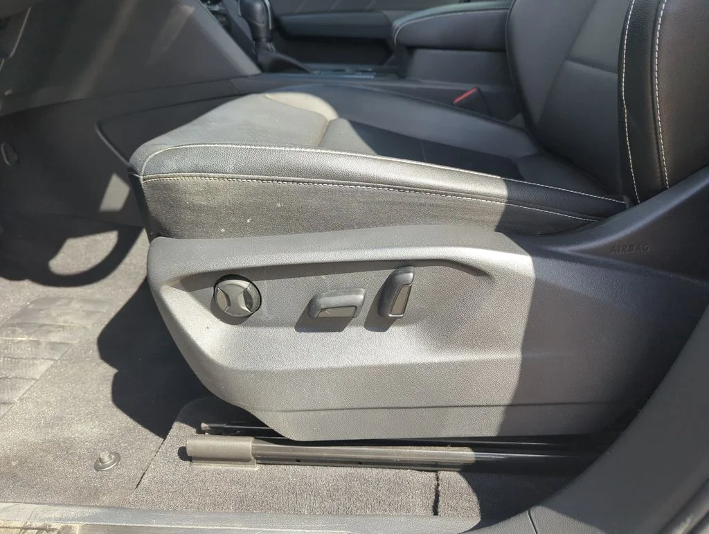 Used 2023 Gray Volkswagen 3.6L V6 SE w/Technology image 13