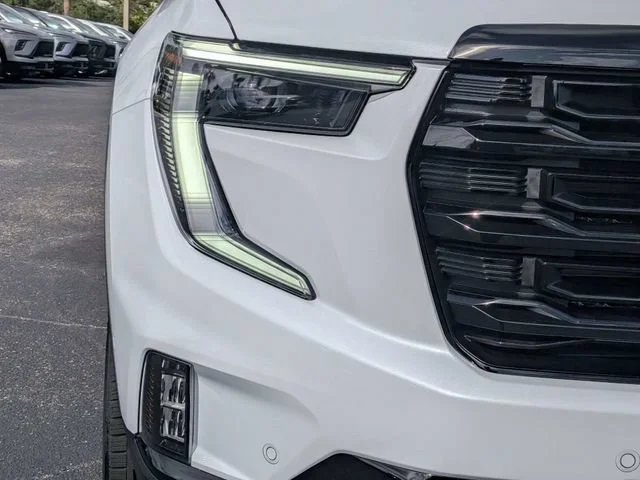 New 2027 Glacier White Tricoat GMC Elevation image 9