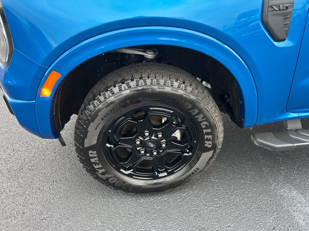 Used 2025 Blue Ford XLT image 10