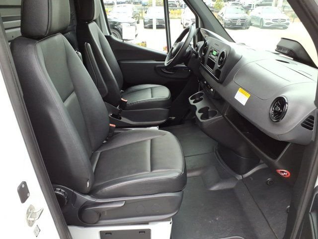 Used 2025 Arctic White Mercedes-Benz M2CA4S image 17