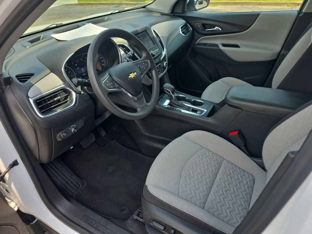 Used 2022 White Chevrolet LT image 7