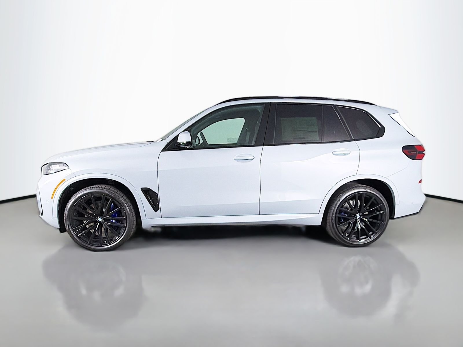 New 2026 Brooklyn Grey Metallic BMW sDrive40i image 4