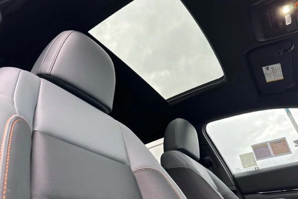 New 2026 Mercury Silver Metallic Honda Touring image 18