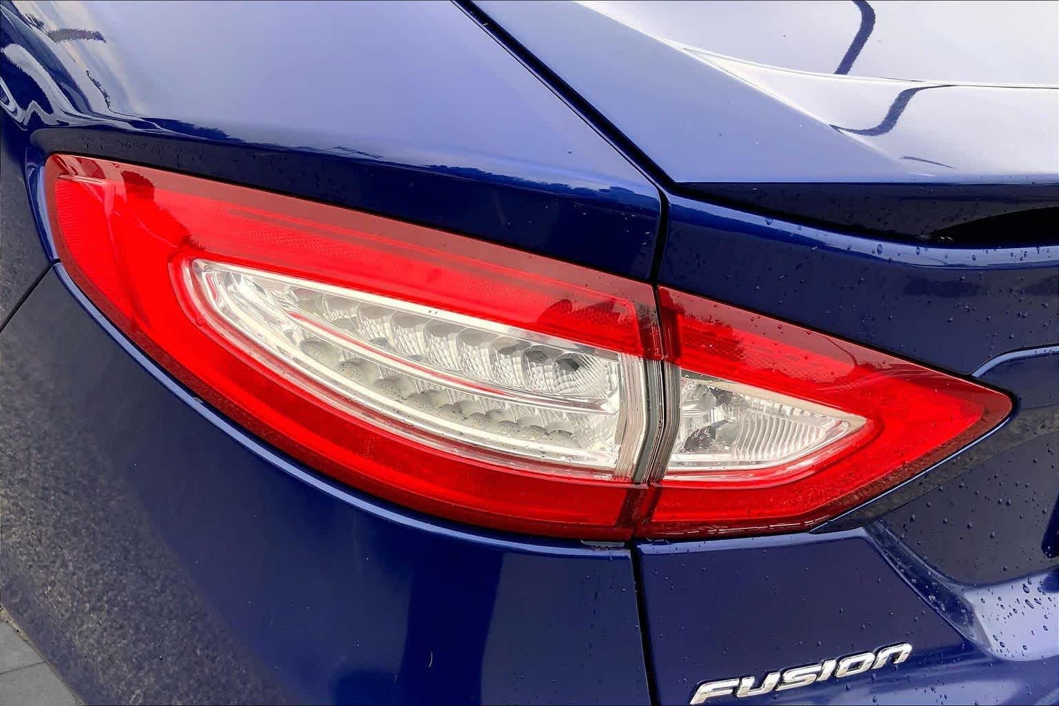 Used 2013 Deep Impact Blue Ford SE image 28