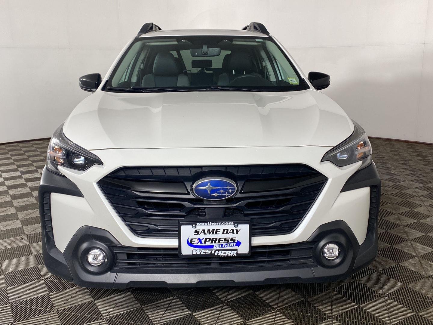 Used 2025 Crystal White Pearl Subaru Onyx Edition image 11