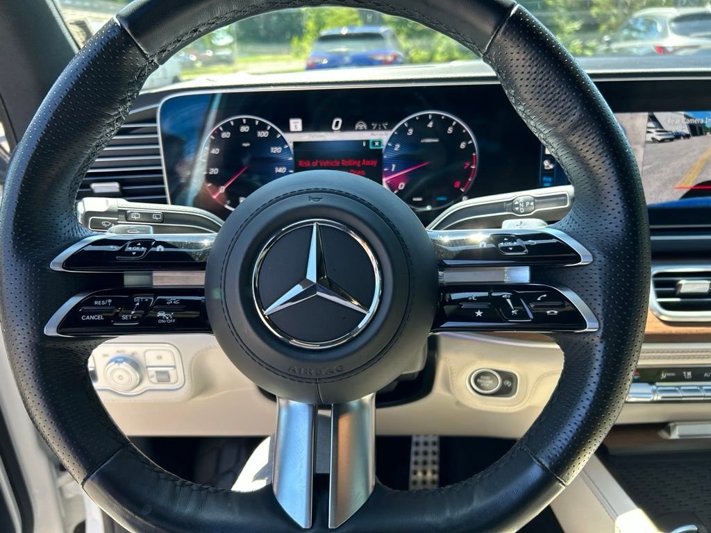 Used 2025  Mercedes-Benz GLS 580 image 10