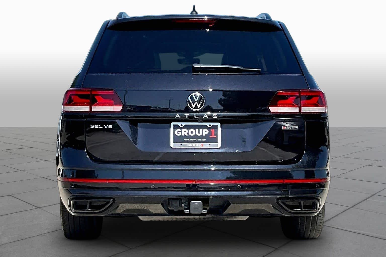 Used 2022 Deep Black Pearl Volkswagen 3.6L V6 SEL R-Line Black image 5
