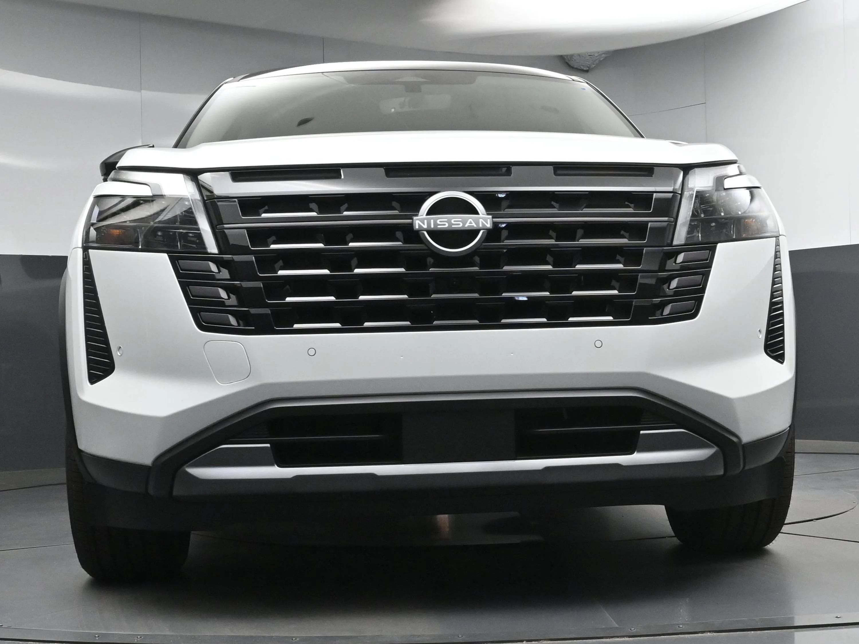 New 2026 Everest White Pearl TriCoat / Super Black Two-tone Nissan Platinum image 24
