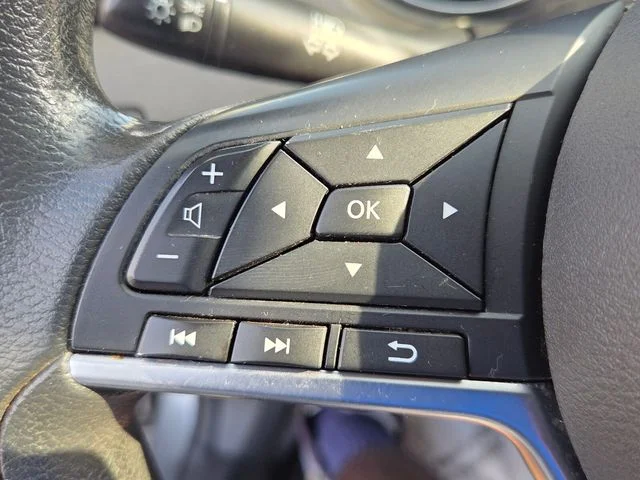 Used 2018 Gray Nissan S image 22