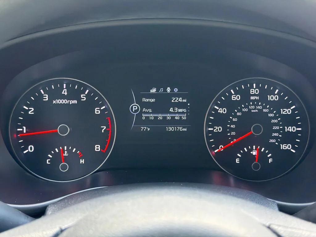 Used 2018 Red Kia LX image 26