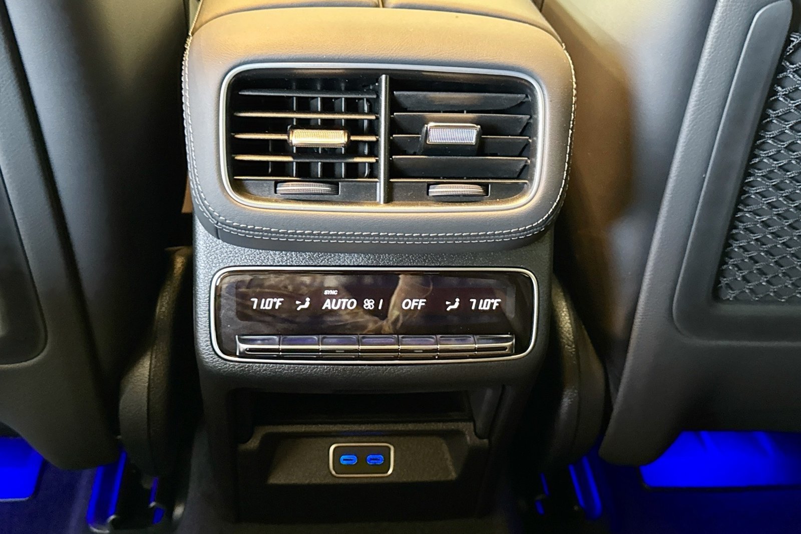 New 2026 MANUFAKTUR Alpine Grey Mercedes-Benz AMG® GLE 53 image 23