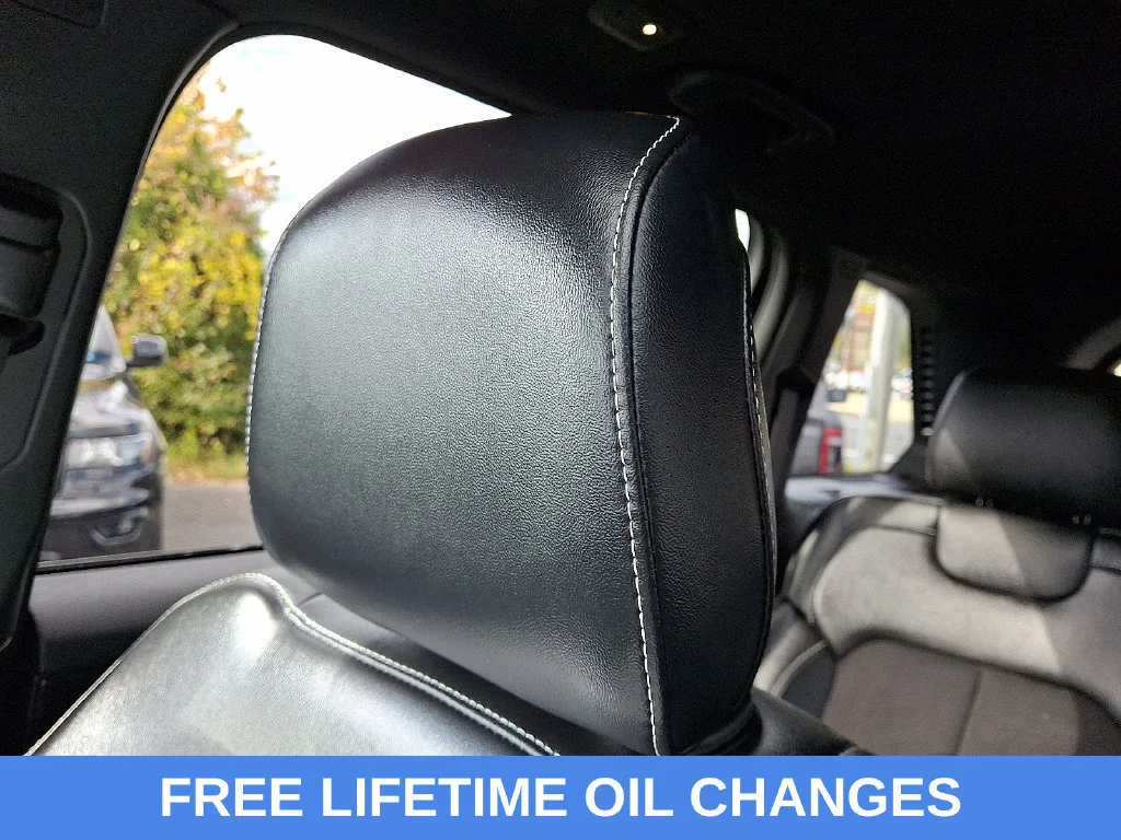 Used 2023 Bright White Clearcoat Jeep Altitude X image 18