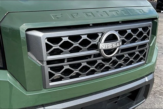 Used 2024 Green Nissan SV image 32