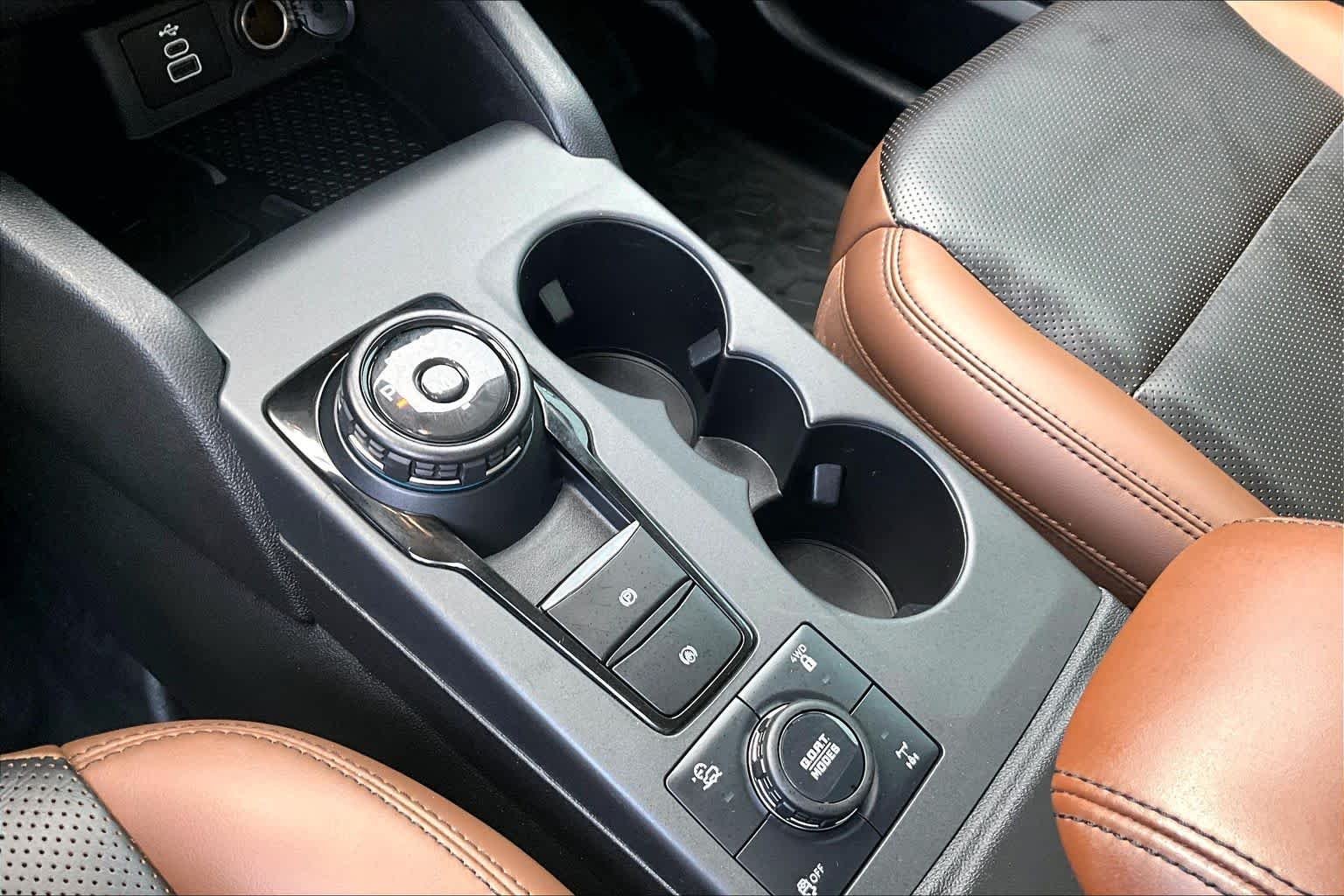 Used 2023 Cactus Gray Ford Badlands image 15