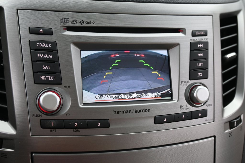 Used 2013 Satin White Pearl Subaru 2.5i image 21