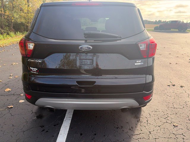 Used 2019 Black Ford SE image 13