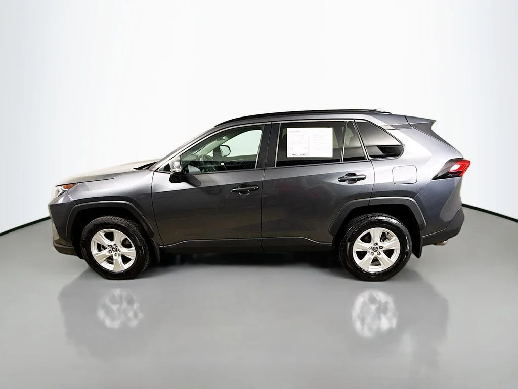 Used 2021 Magnetic Gray Metallic Toyota XLE image 4