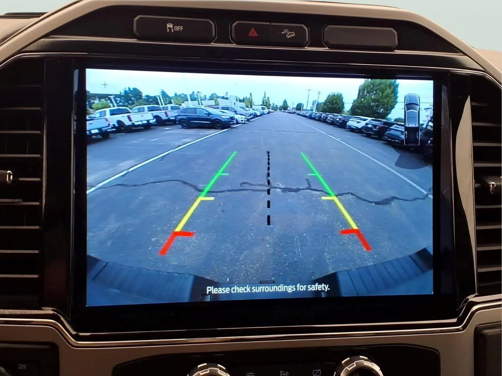 Used 2022 Agate Black Metallic Ford LARIAT image 23