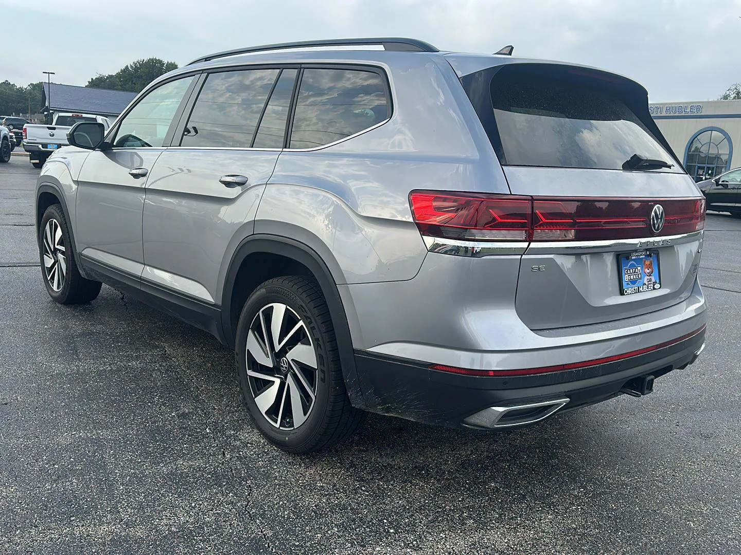 Used 2025 Silver Mist Metallic Volkswagen 2.0T SE w/Technology image 7