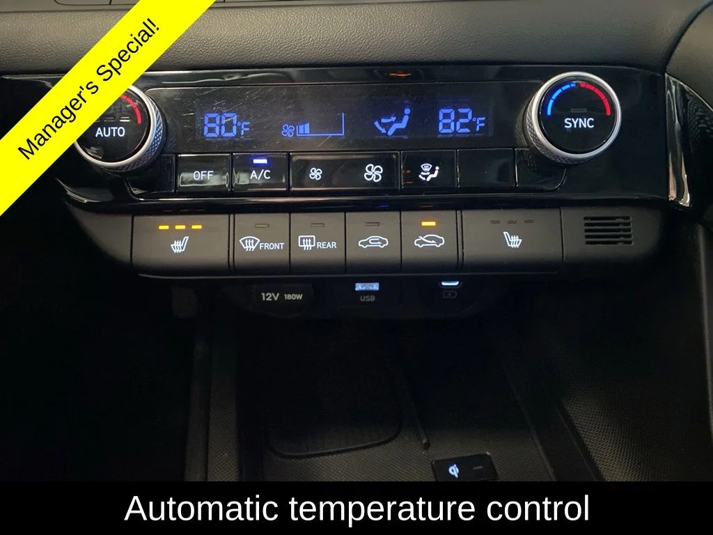 Used 2025 Red Hyundai SEL Convenience image 8