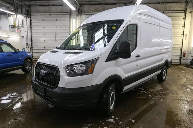 Used 2024  Ford Base image 5