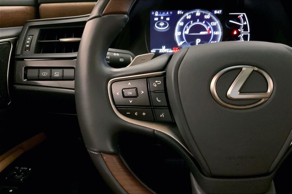 Used 2025 Obsidian Lexus 350 Ultra Luxury image 18