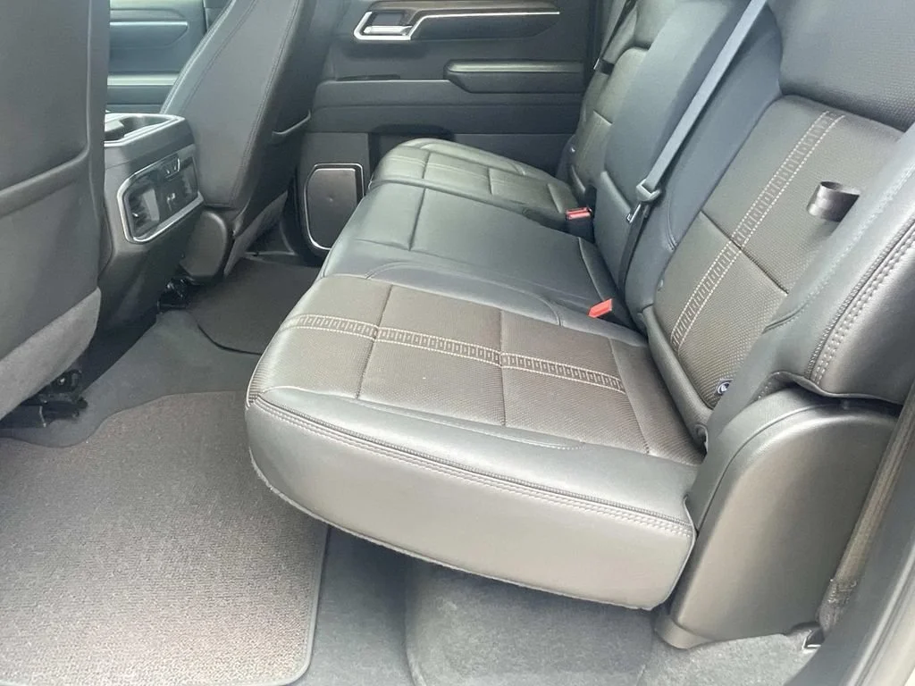 2025 Chevrolet Silverado 1500 High Country - Photo 9