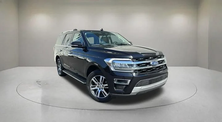 2023 Ford Expedition Limited's photo