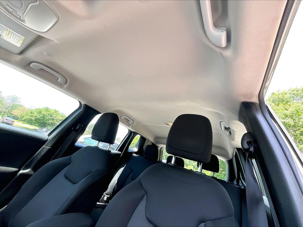 Used 2021 Gray Jeep Sport image 7