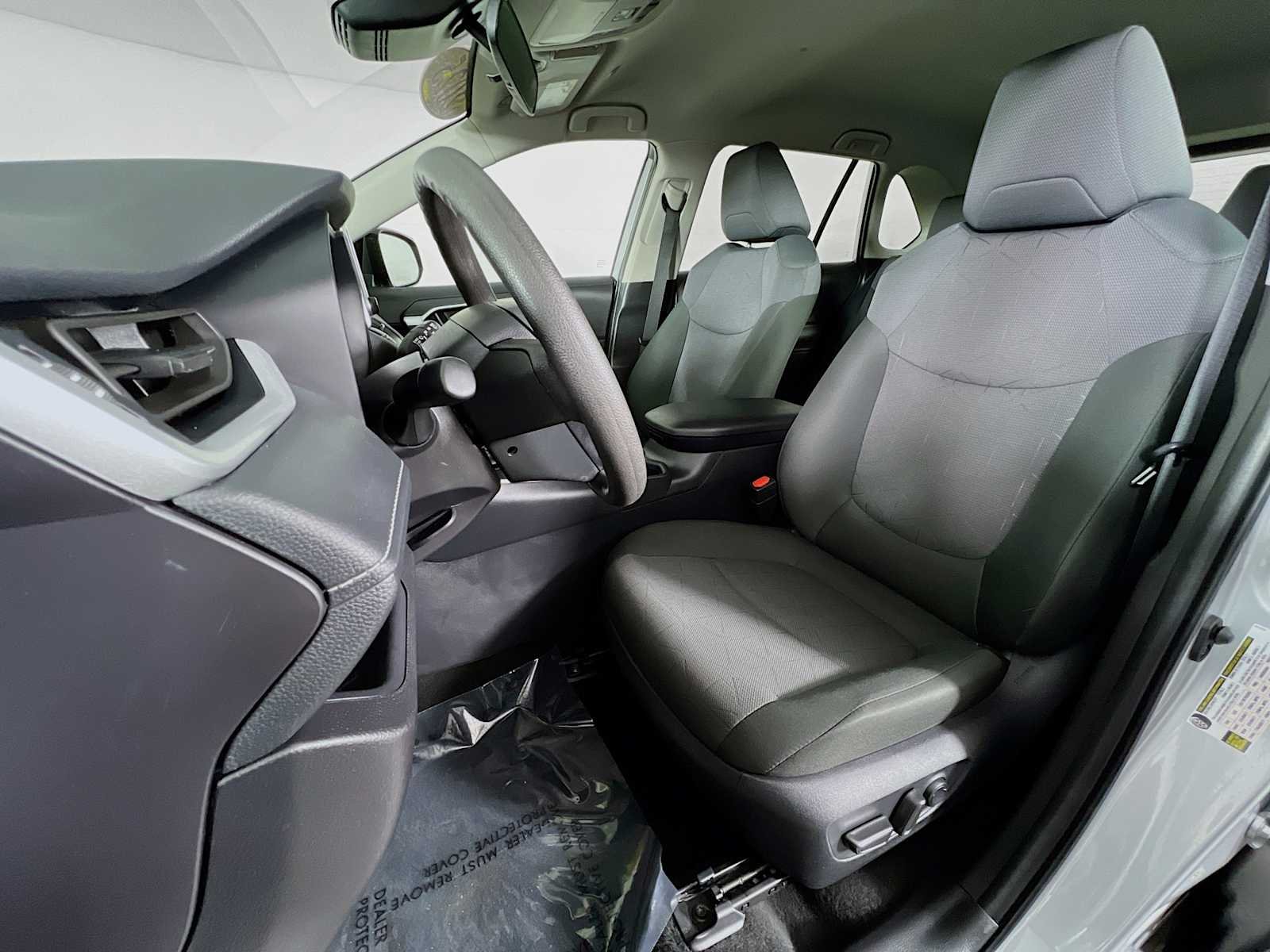 Used 2025 Silver Sky Metallic Toyota XLE image 20
