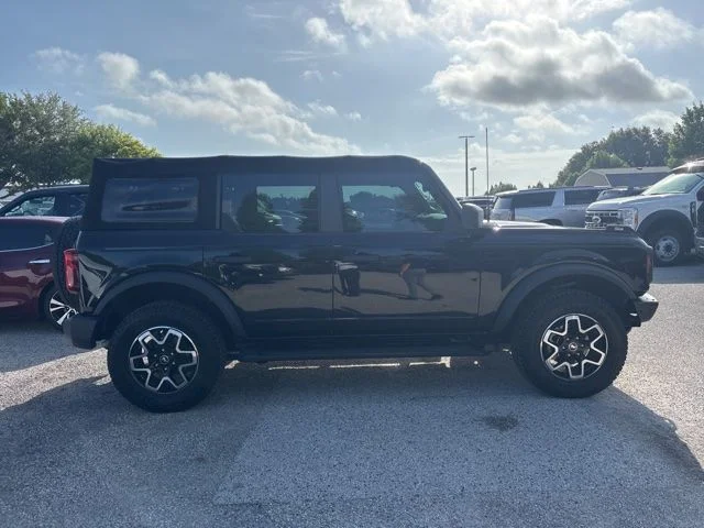 Used 2022 Black Ford Base image 4