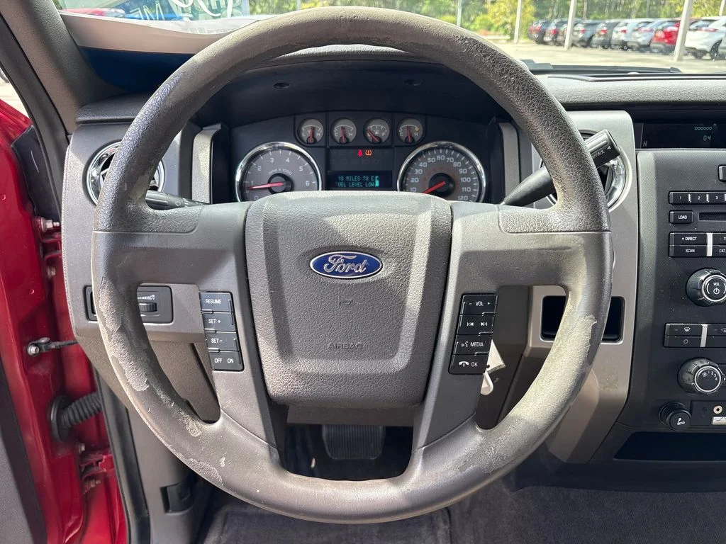 Used 2010 Red Ford XLT image 18