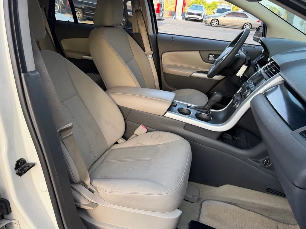 Used 2011 White Suede Ford SE image 17