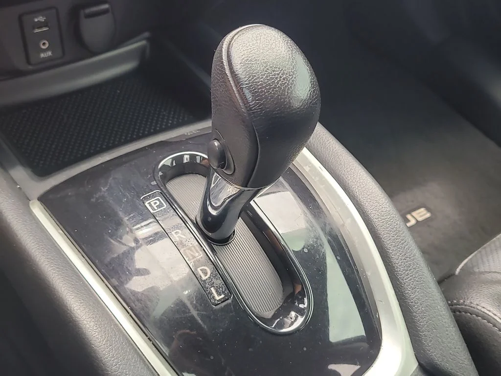 Certified Used 2016 Gray Nissan SL image 26