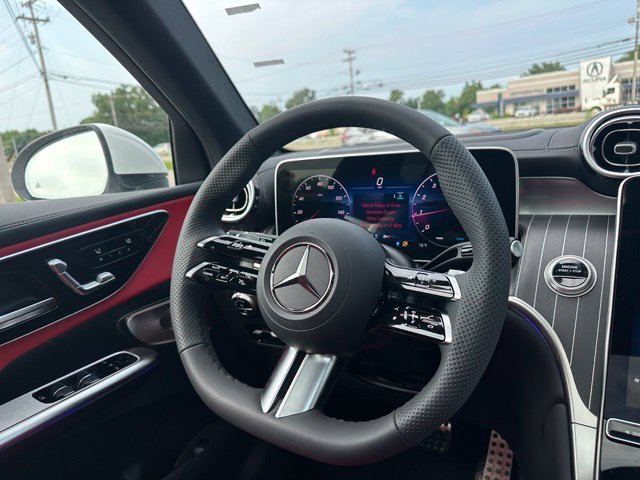New 2026 MANUFAKTUR Moonlight White Metallic Mercedes-Benz GLC 300 image 69