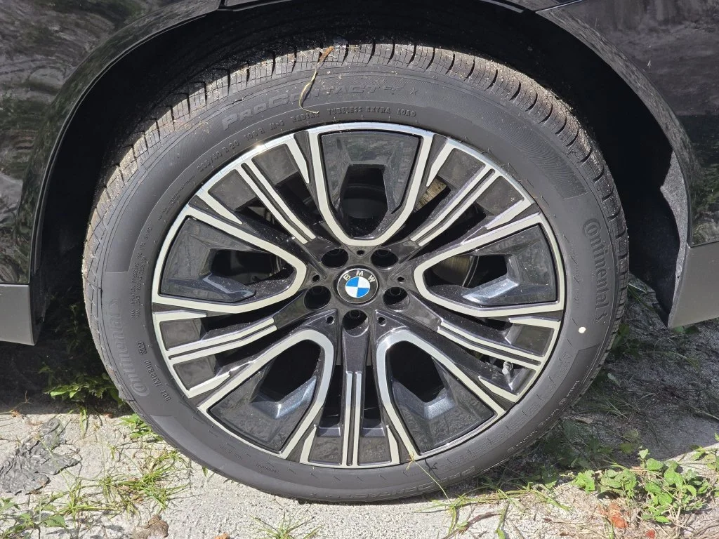 New 2026 Black Sapphire Metallic BMW 30 xDrive image 5