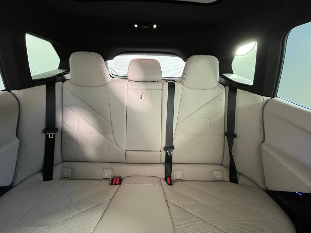 Certified Used 2024 White BMW xDrive50 image 18