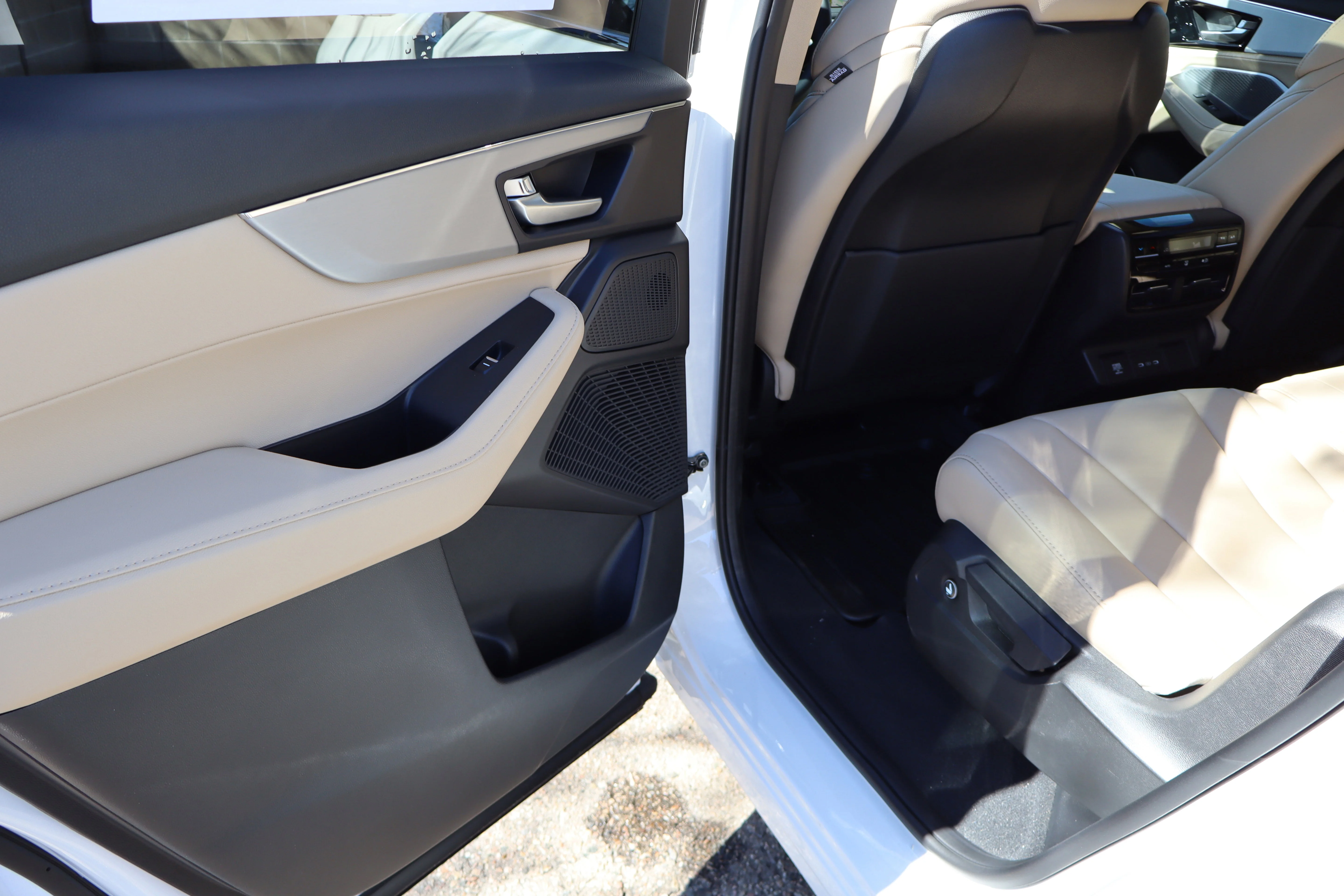 New 2026 Platinum White Pearl Acura 4MDX image 26