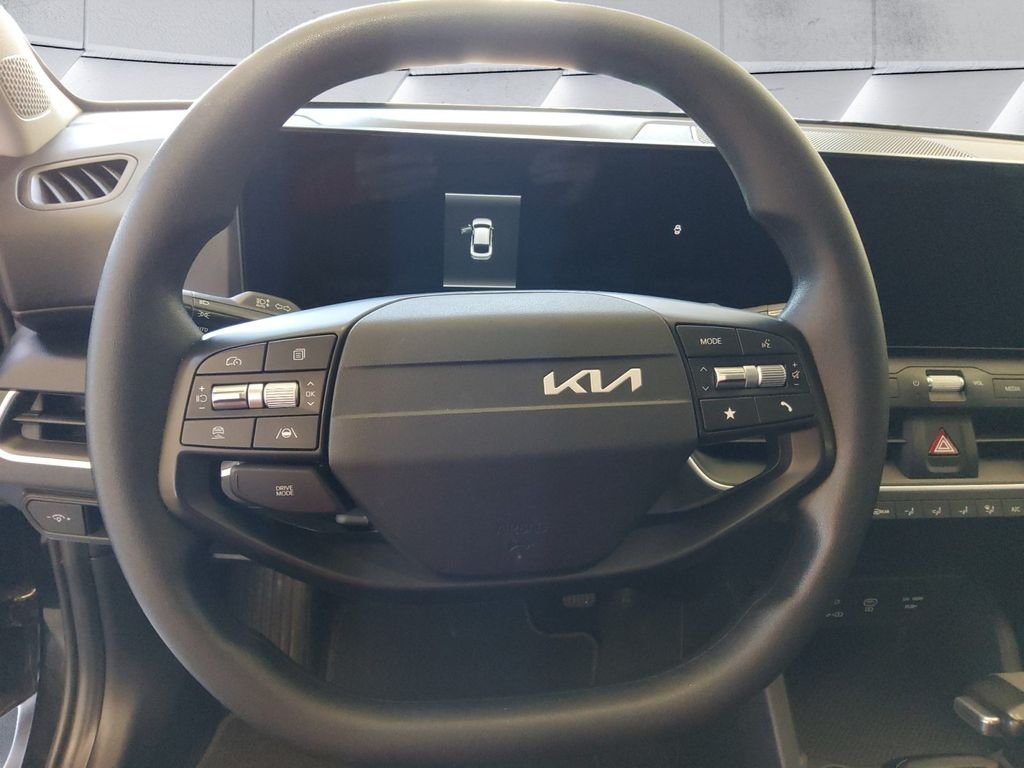 Used 2025 Black Kia LXS image 8