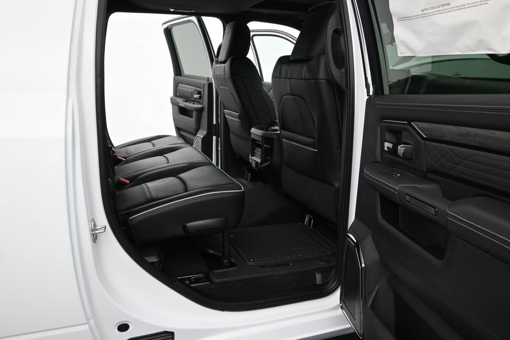 New 2027 Bright White Clear-Coat Exterior Paint RAM Limited image 12