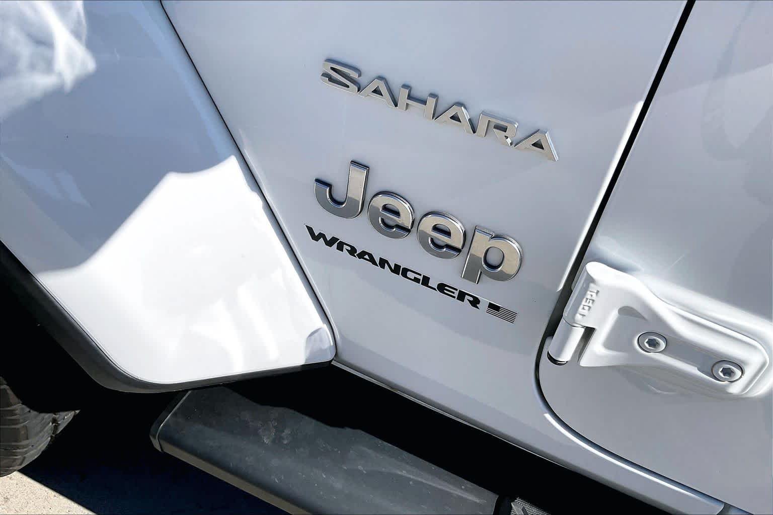 Certified Used 2024 Bright White Clearcoat Jeep Sahara image 30