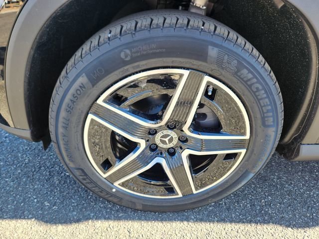 Certified Used 2026 Black Mercedes-Benz GLC 300 image 17